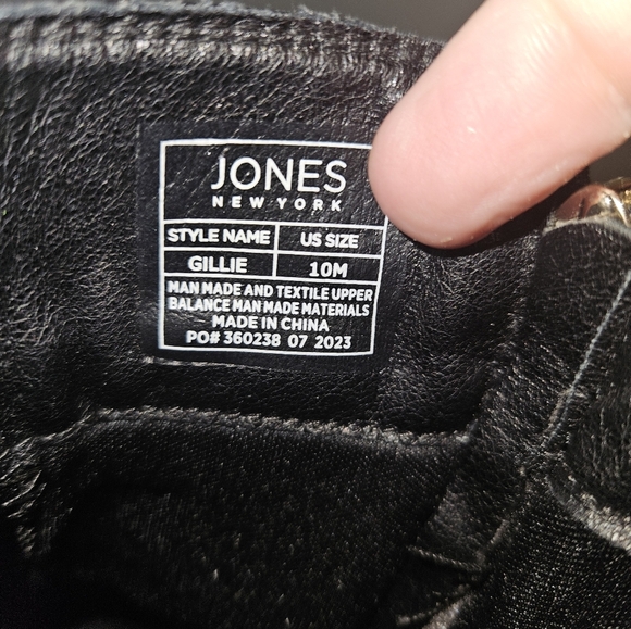 Jones New York Womans Black "Gillie" Ankle Boot Size 10 - Picture 4 of 9
